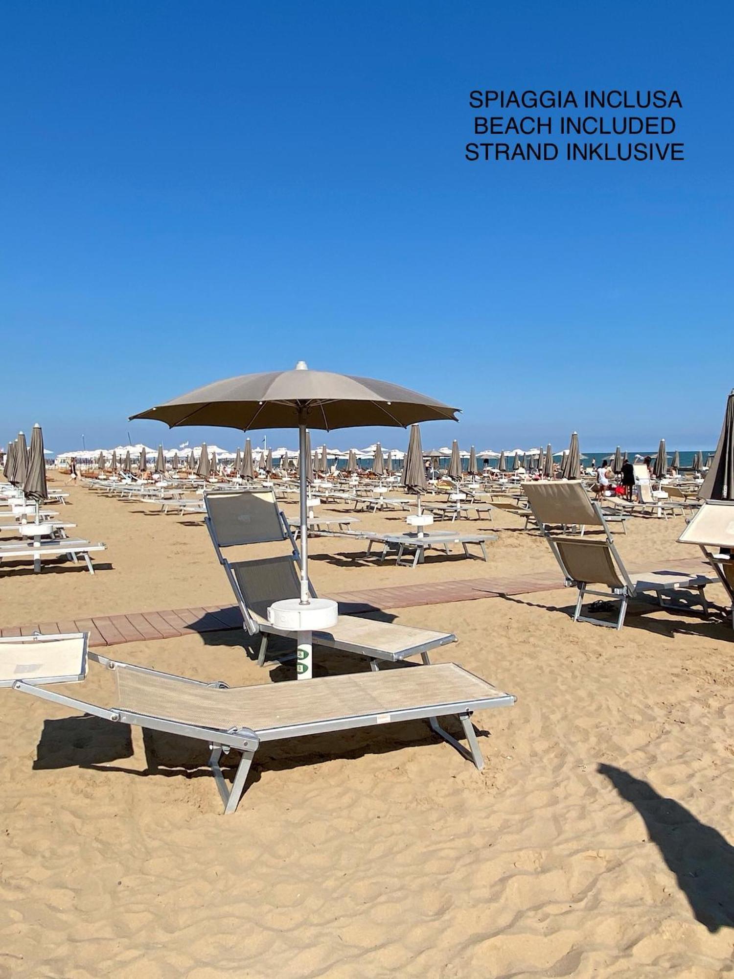 Agua Apartment With Beach Included Lido di Jesolo Exteriör bild
